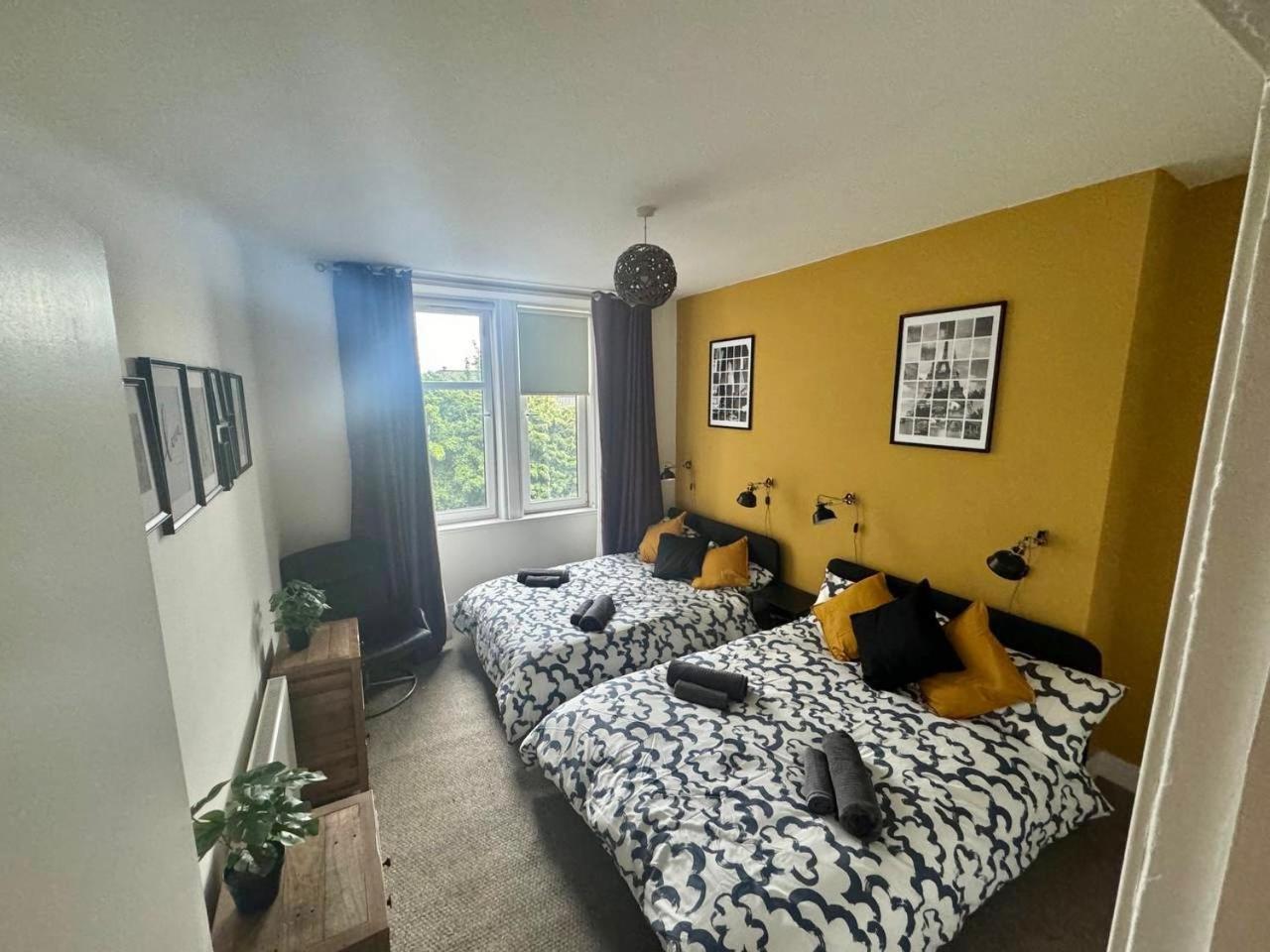 Cozy 3bdr Flat Near Glasgow Apartment