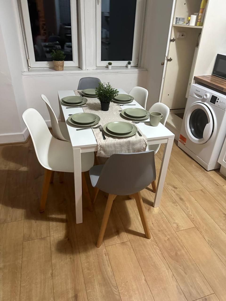 Cozy 3bdr Flat Near Glasgow * Clydebank