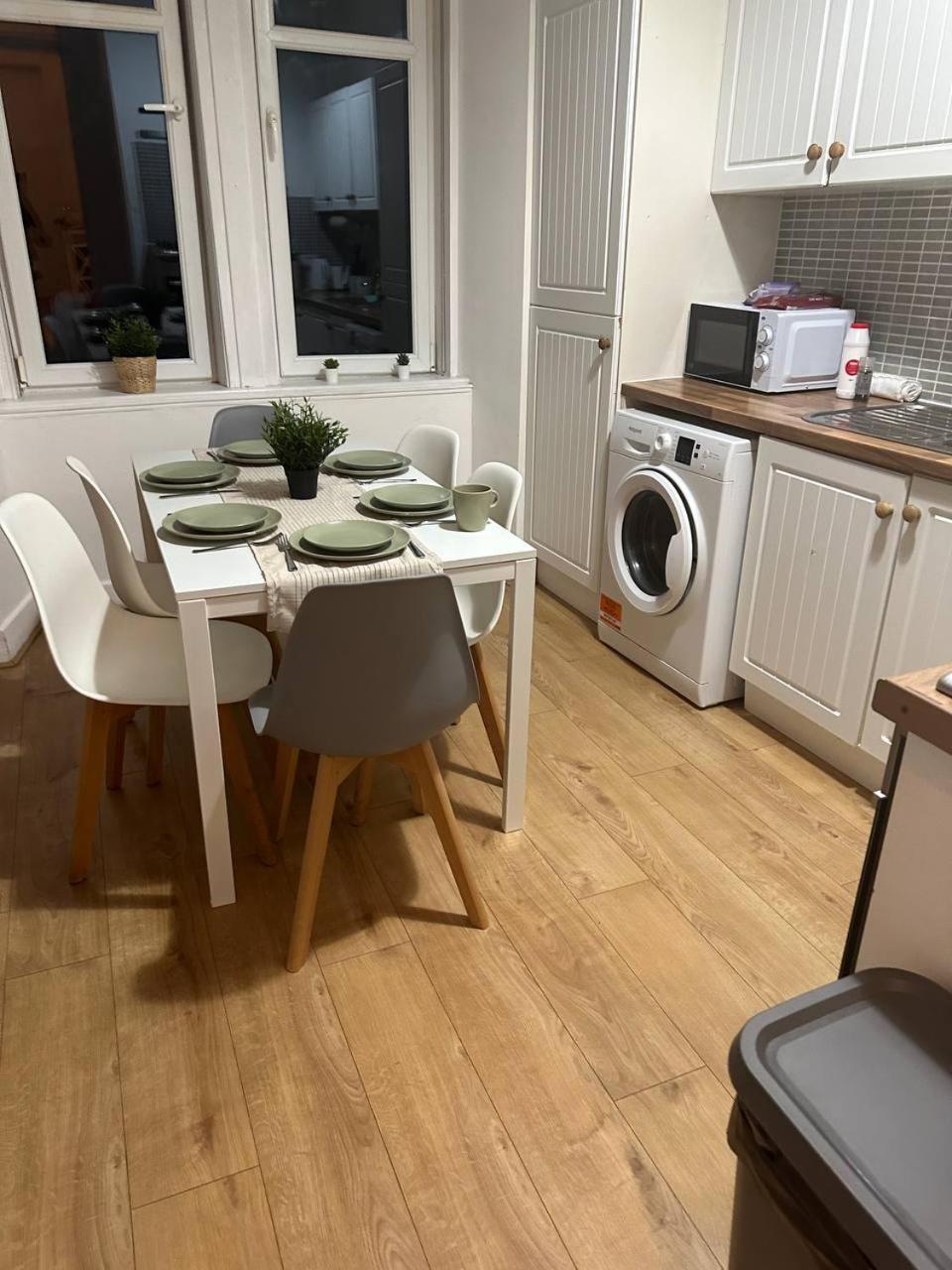 Apartment Cozy 3bdr Flat Near Glasgow *