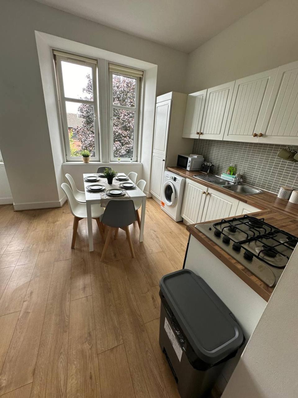 Cozy 3bdr Flat Near Glasgow * Clydebank
