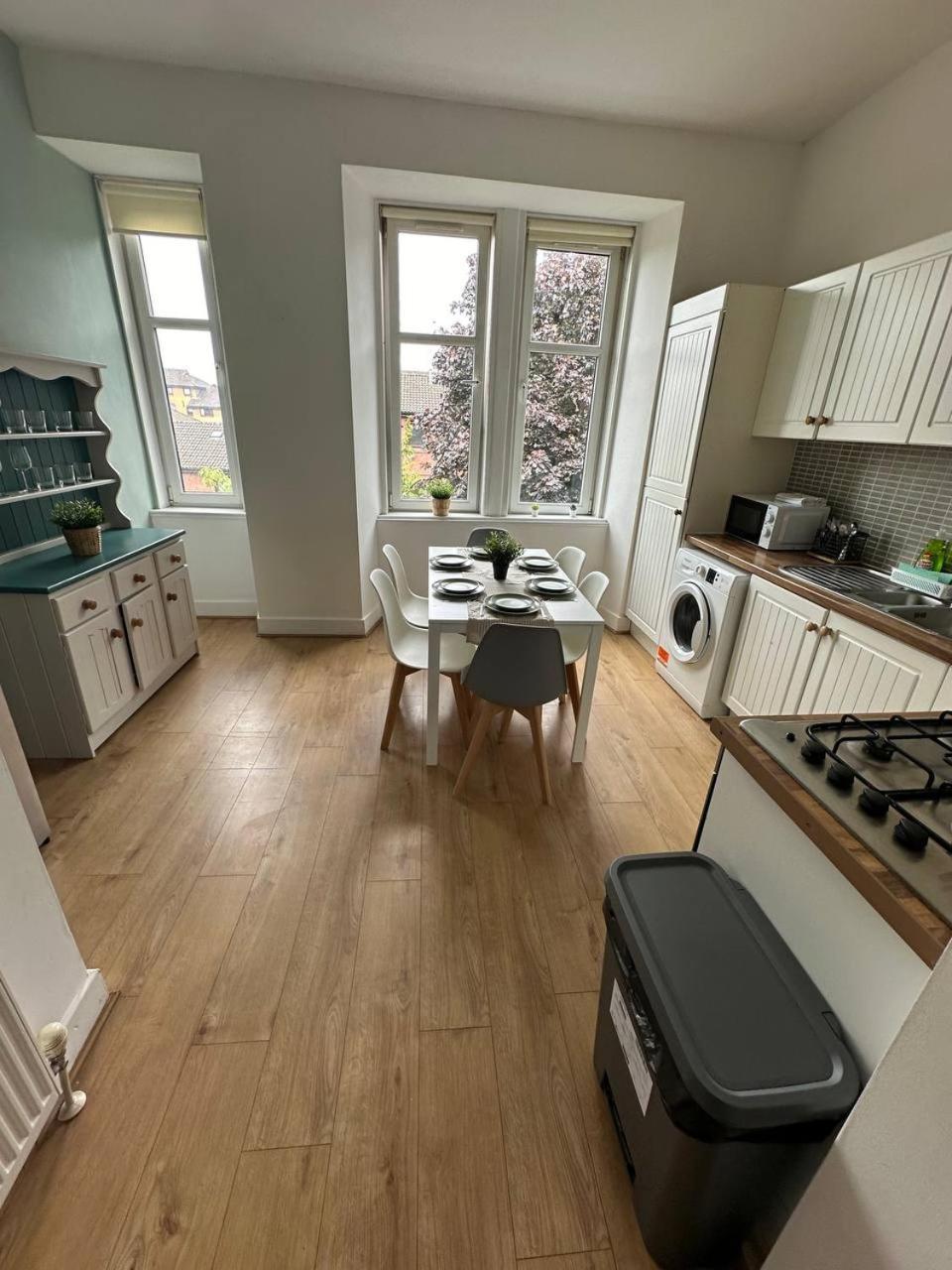 Cozy 3bdr Flat Near Glasgow *