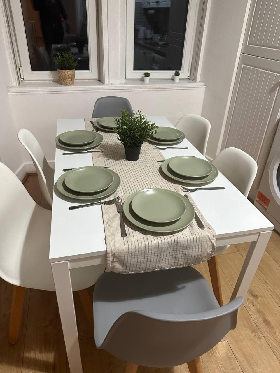 Cozy 3bdr Flat Near Glasgow Clydebank