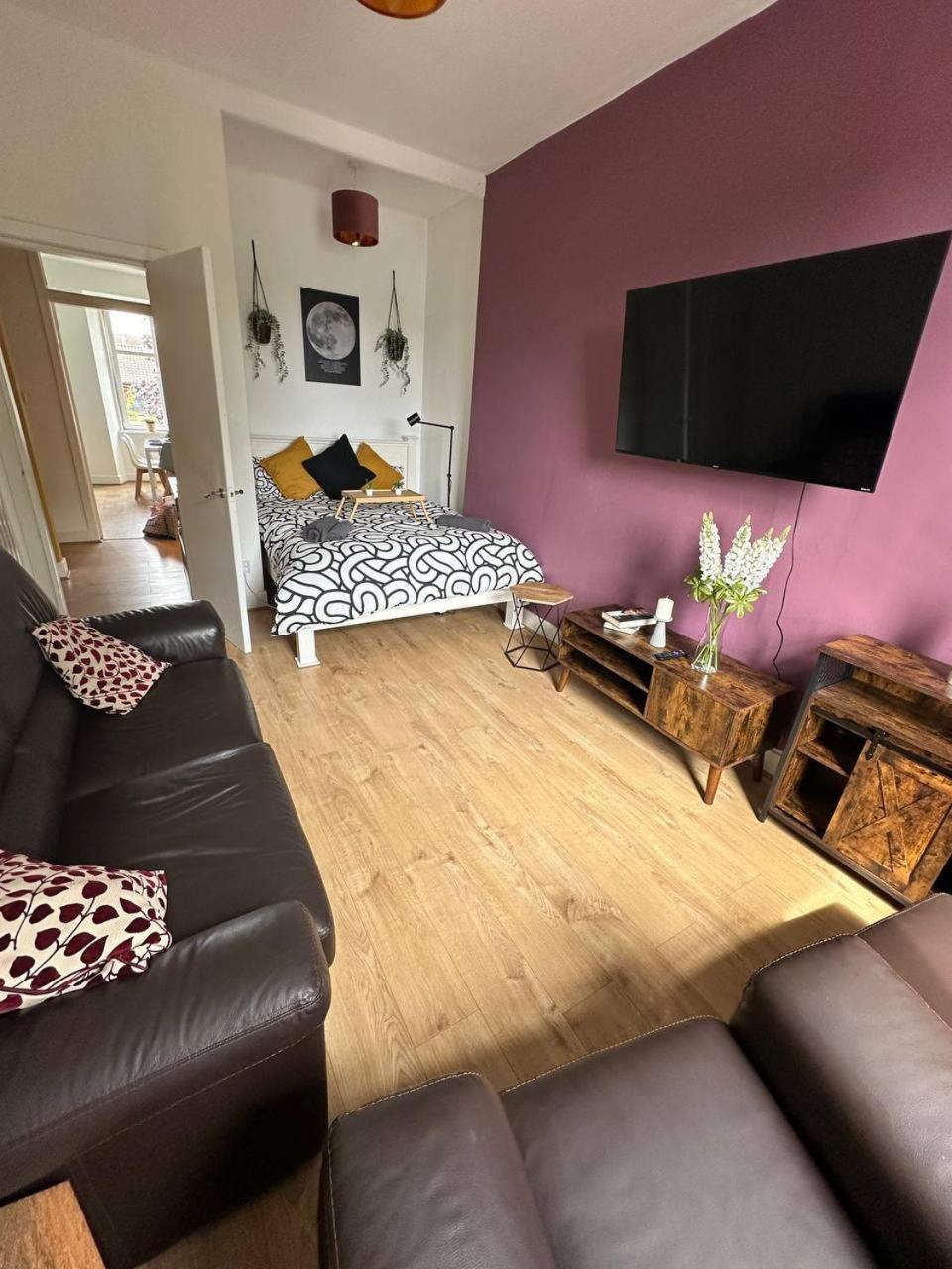 Cozy 3bdr Flat Near Glasgow