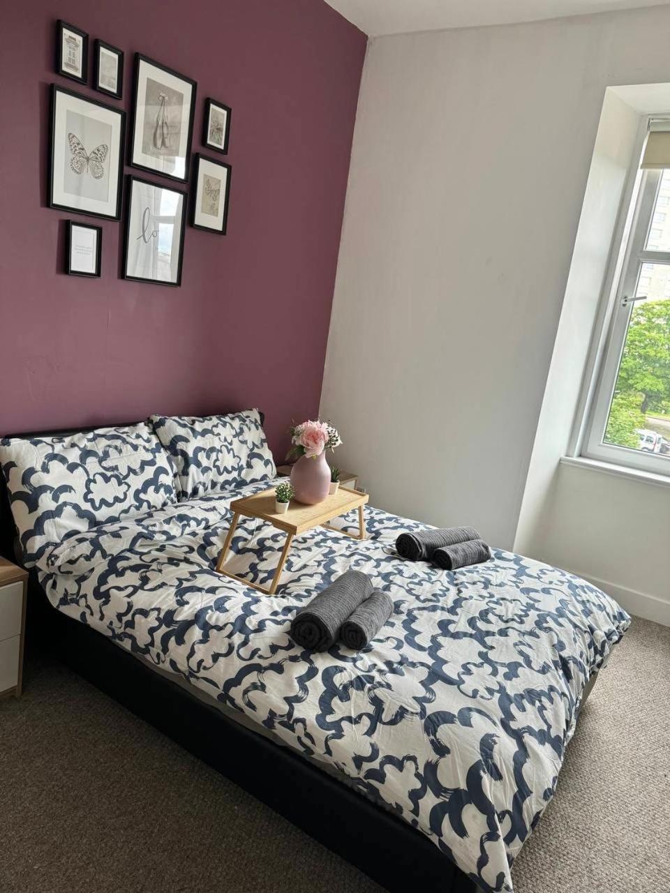 Cozy 3bdr Flat Near Glasgow Apartment